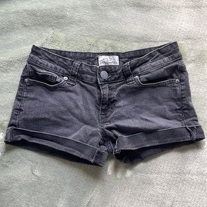 Women’s size 0 black/gray Aeropostale denim shorts